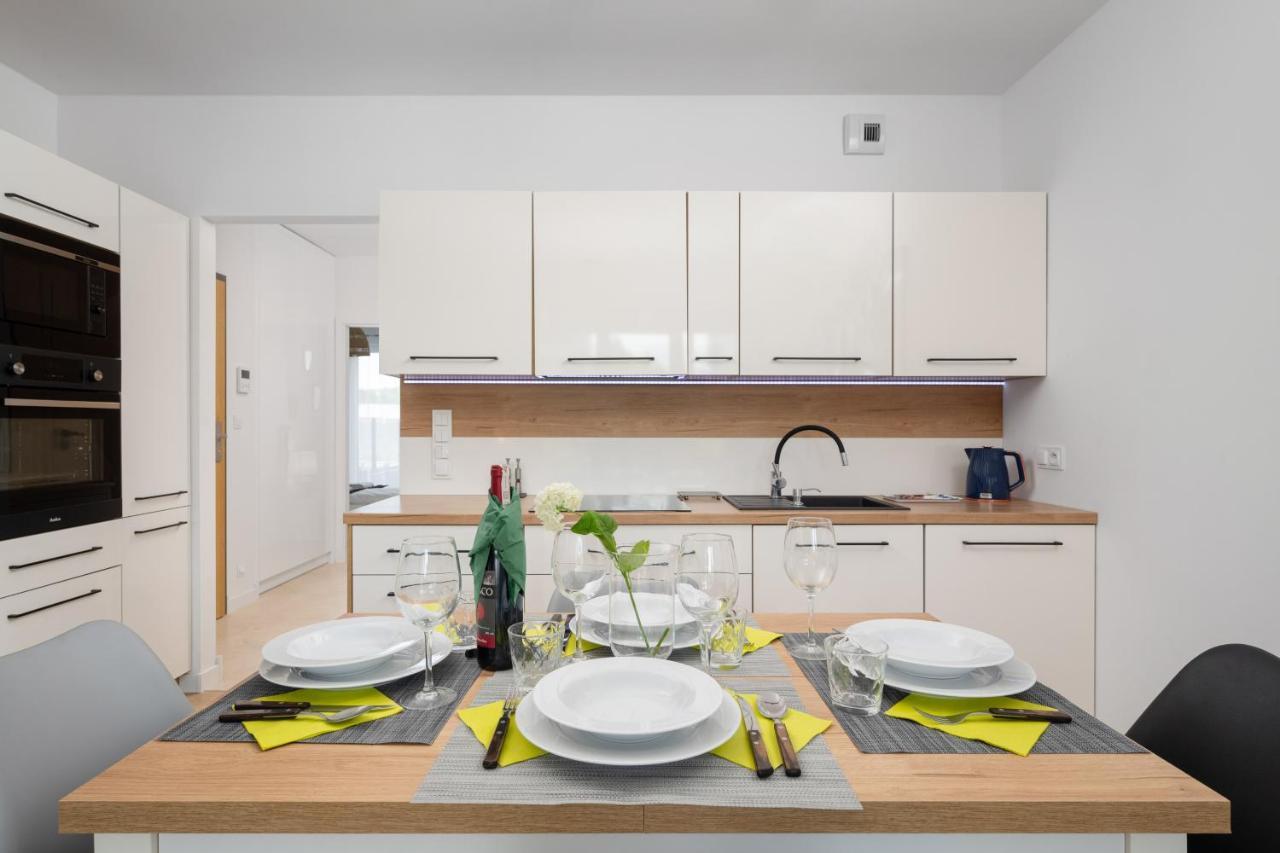 Miedziana 6 & 18 Apartment With Free Garage Wroclaw By Renters Dış mekan fotoğraf