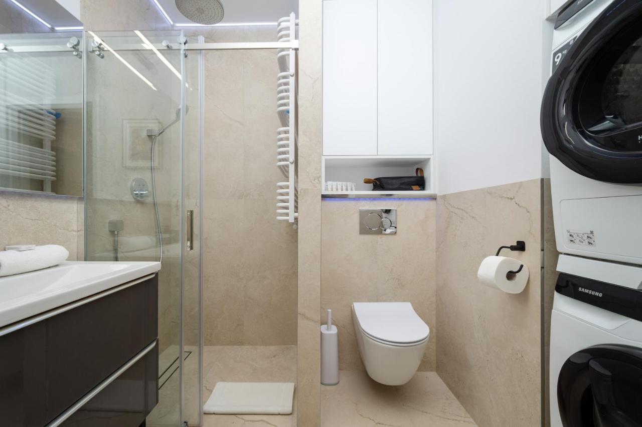 Miedziana 6 & 18 Apartment With Free Garage Wroclaw By Renters Dış mekan fotoğraf