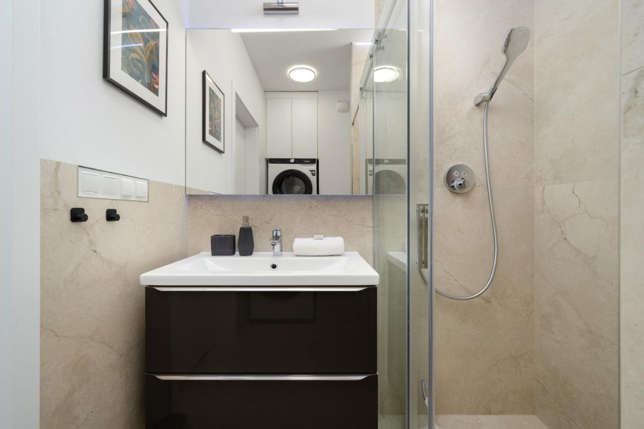 Miedziana 6 & 18 Apartment With Free Garage Wroclaw By Renters Dış mekan fotoğraf