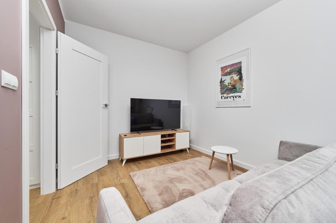 Miedziana 6 & 18 Apartment With Free Garage Wroclaw By Renters Dış mekan fotoğraf
