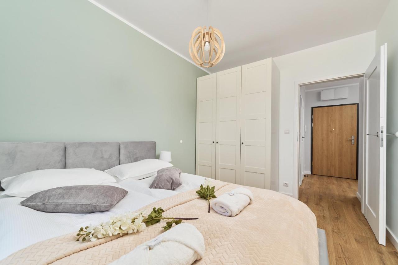 Miedziana 6 & 18 Apartment With Free Garage Wroclaw By Renters Dış mekan fotoğraf